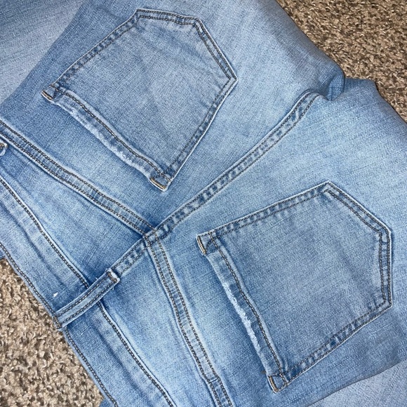 Sneak Peek Light Blue Wide Jeans - Picture 6 of 6
